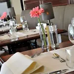 Отель Fletcher Hotel-restaurant De Reiskoffer