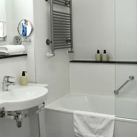 Fletcher Hotel-restaurant De Reiskoffer فندق Bosschenhoofd