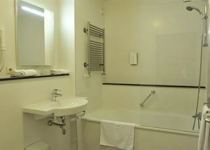 Fletcher Hotel-restaurant De Reiskoffer 4* Bosschenhoofd